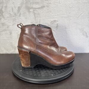 Dansko Women's Fawn Boot Size 40 / 9.5 Wedge Platform Bootie Brown Leather Comfy